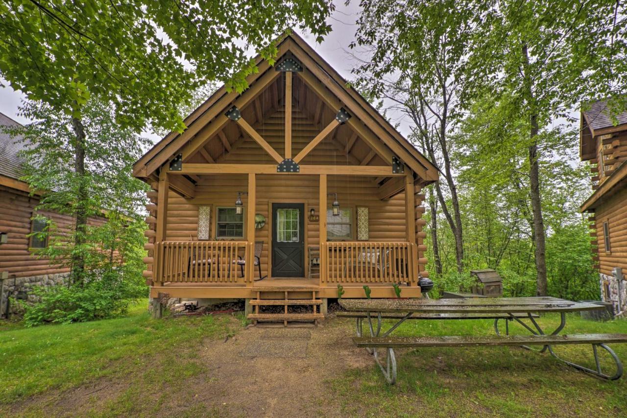 Cozy Retreat With Porch And Double Jj Resort Access! Rothbury 외부 사진