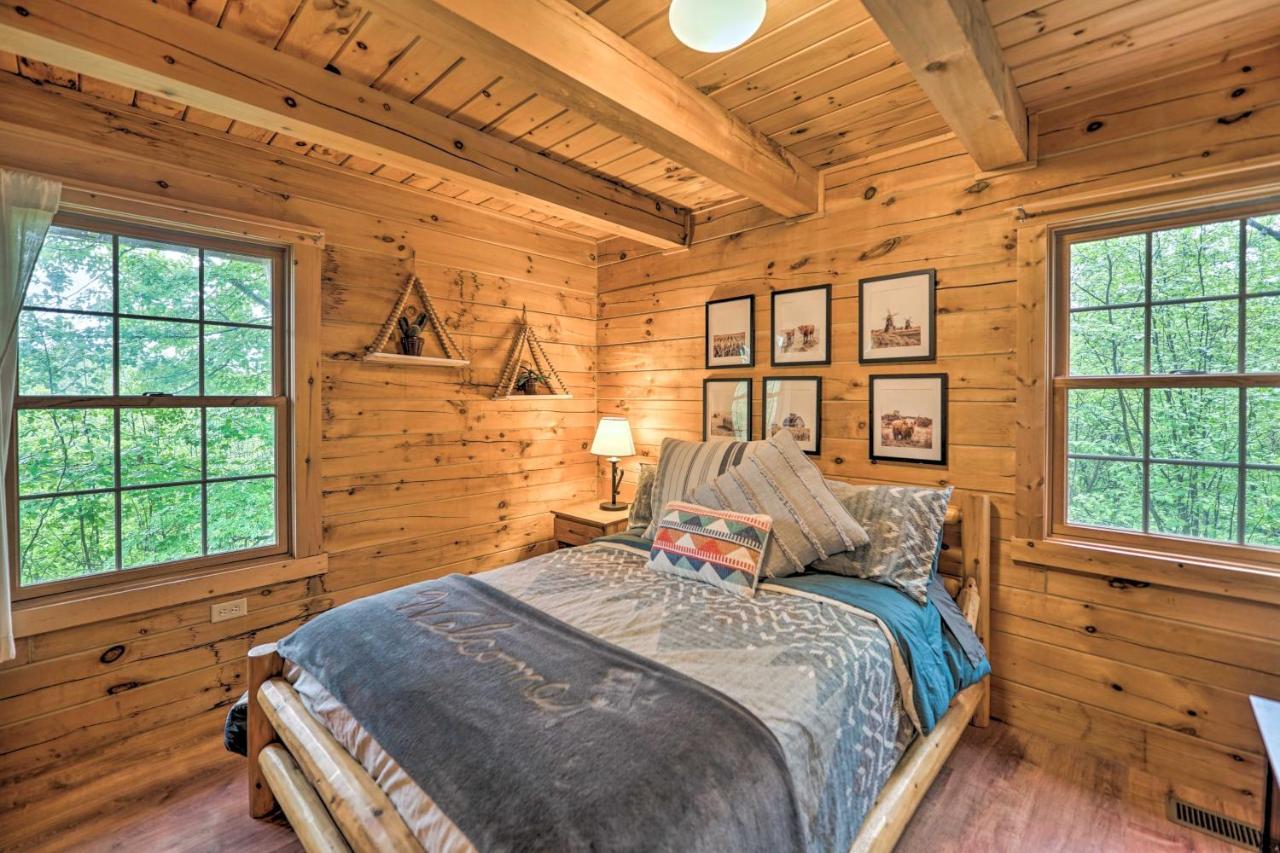 Cozy Retreat With Porch And Double Jj Resort Access! Rothbury 외부 사진